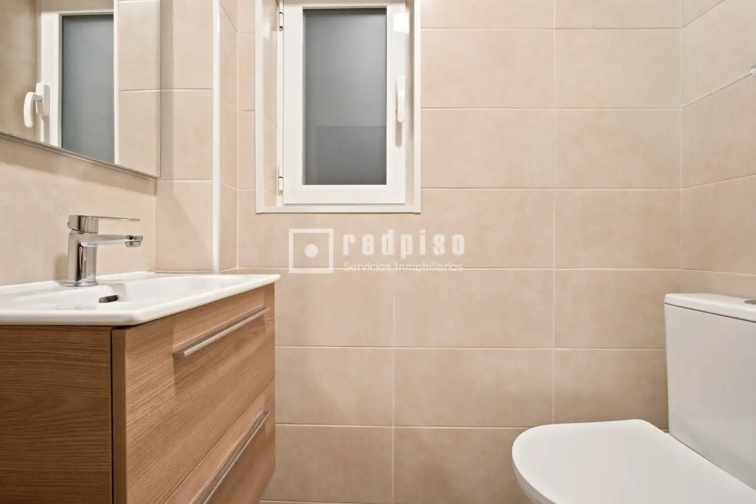 Bathroom of Flat for sale in Madrid  with Heating, Private garden and Parquet flooring