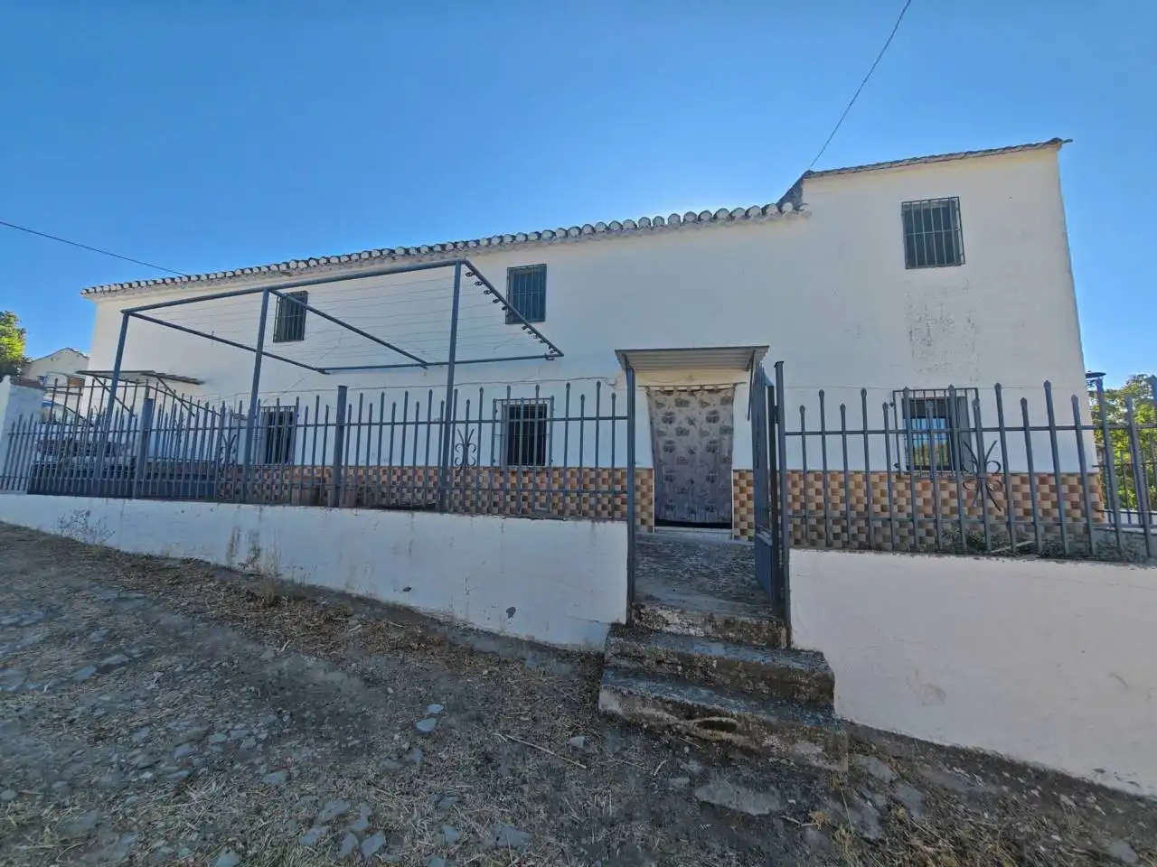 Landhaus mit Garten zum Verkauf in Carretera GR-4402 LA FABRICA MONTEFRIO