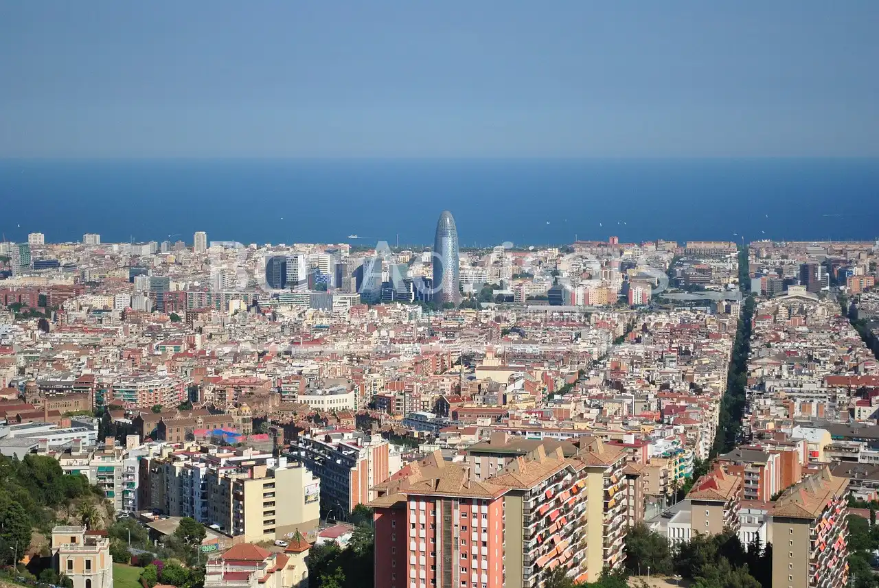 Exterior view of Flat for rent in Barcelona  with Air Conditioner, Heating and Terrace
