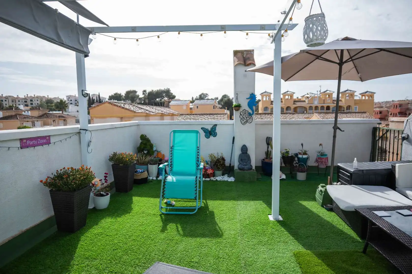 Terrasse von Einfamilien-Reihenhaus zum Verkauf in Orihuela mit Klimaanlage, Heizung und Terrasse