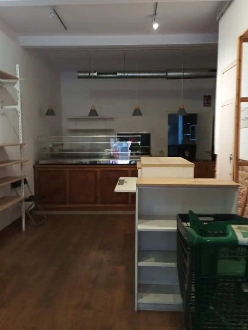 Business premises for transfer in Carrer de Cabestany 12, imagen 29