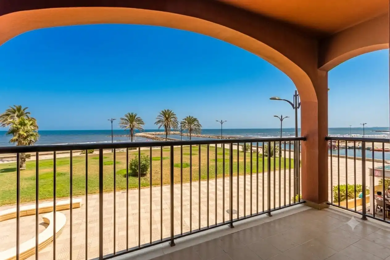 Terraza de Piso en venta en Alboraya con Parquet, Terraza y Piscina comunitaria