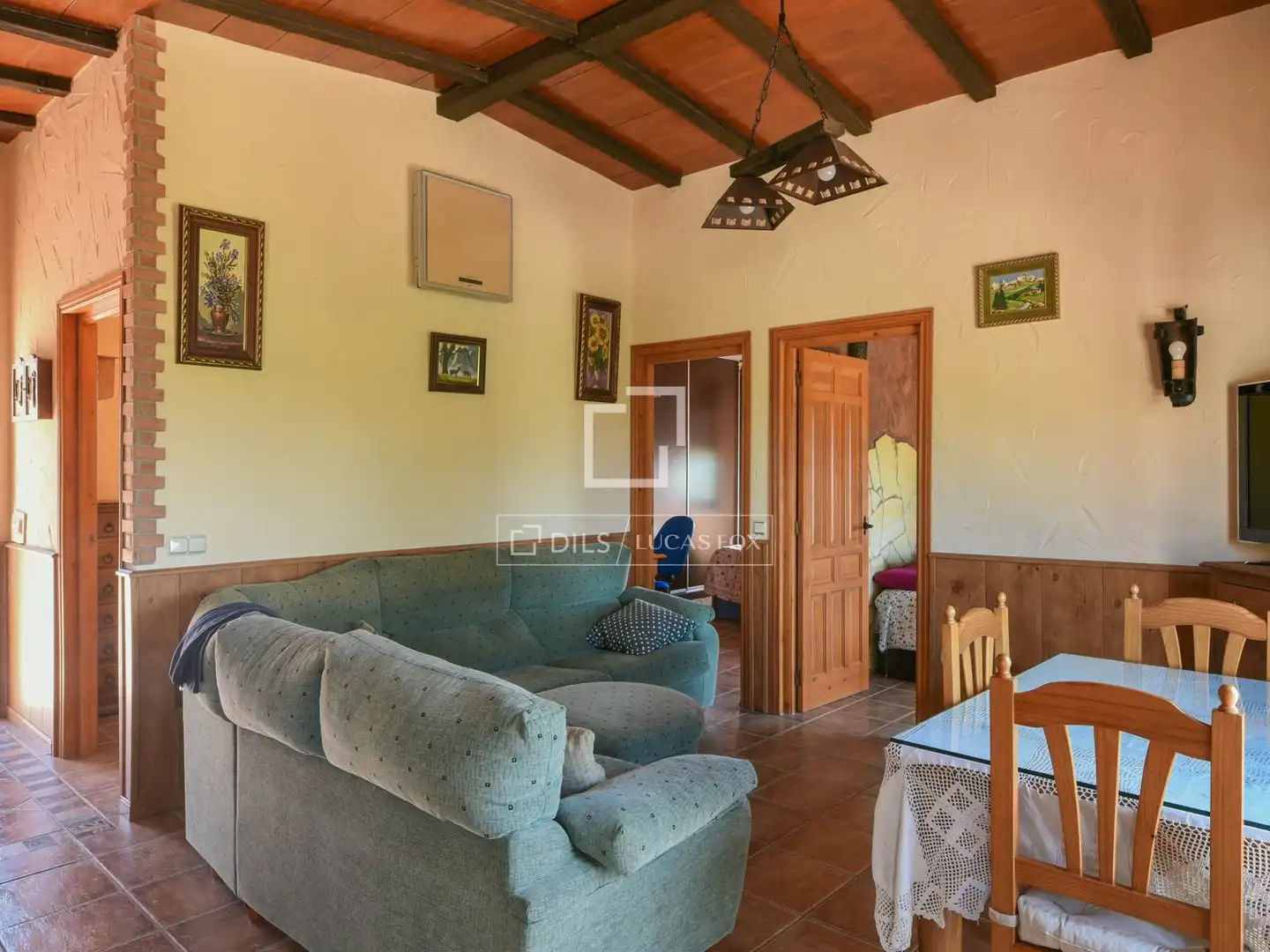 Sala d'estar de Finca rústica en venda en Ardales amb Aire condicionat, Terrassa i Traster