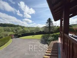 Vista exterior de Casa o chalet en venta en Urrugne con Amueblado