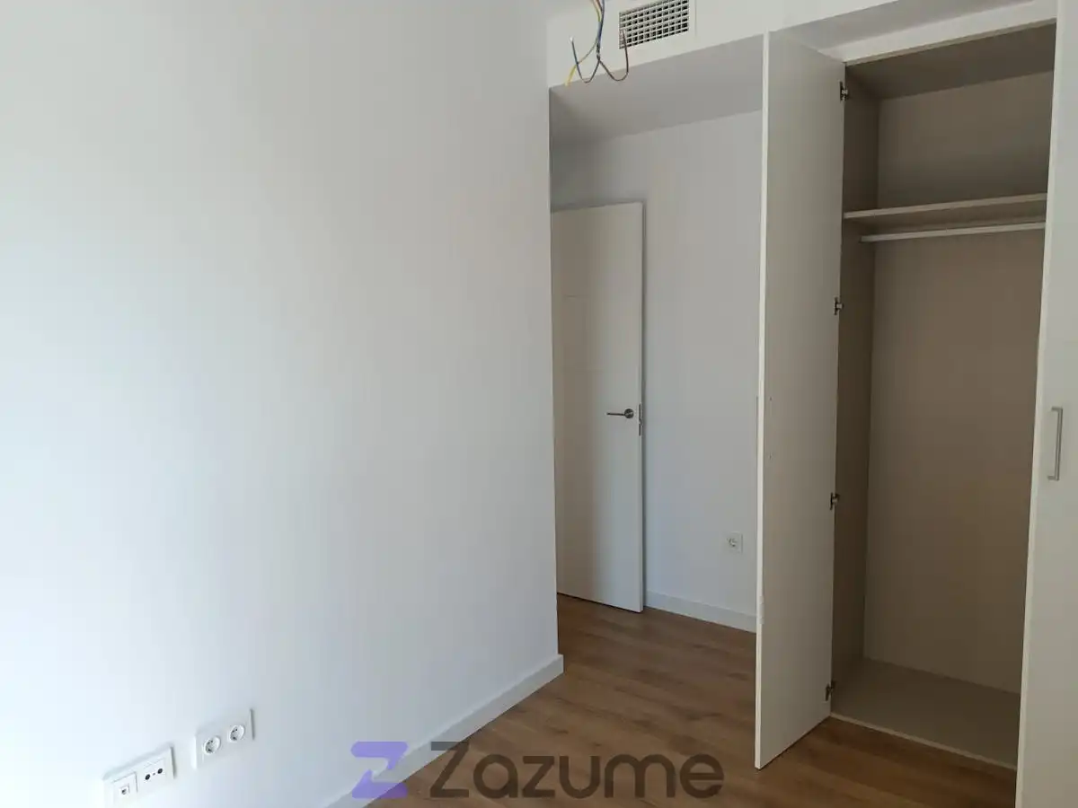 Schlafzimmer von Wohnung zur Miete in Dos Hermanas mit Klimaanlage, Heizung und Privatgarten
