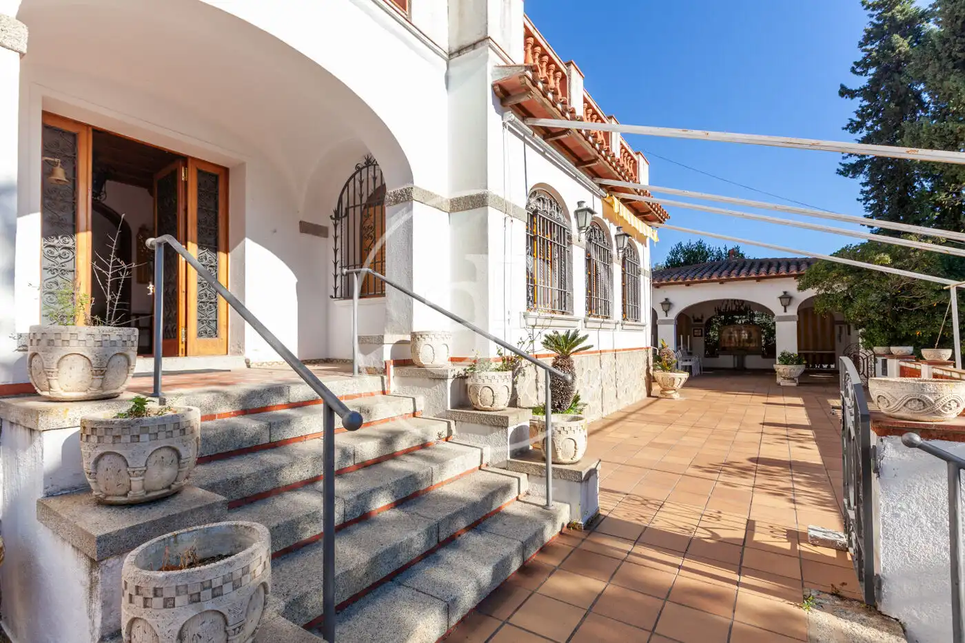 Vista exterior de Casa o xalet en venda en Tordera amb Aire condicionat, Calefacció i Jardí privat