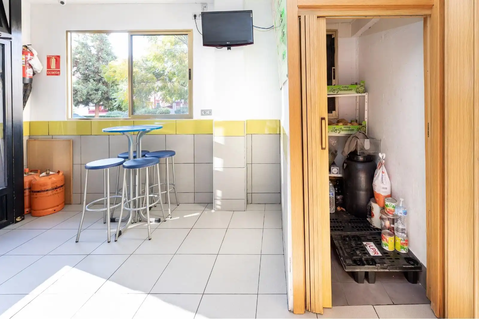 Cocina de Local en venta en Granada