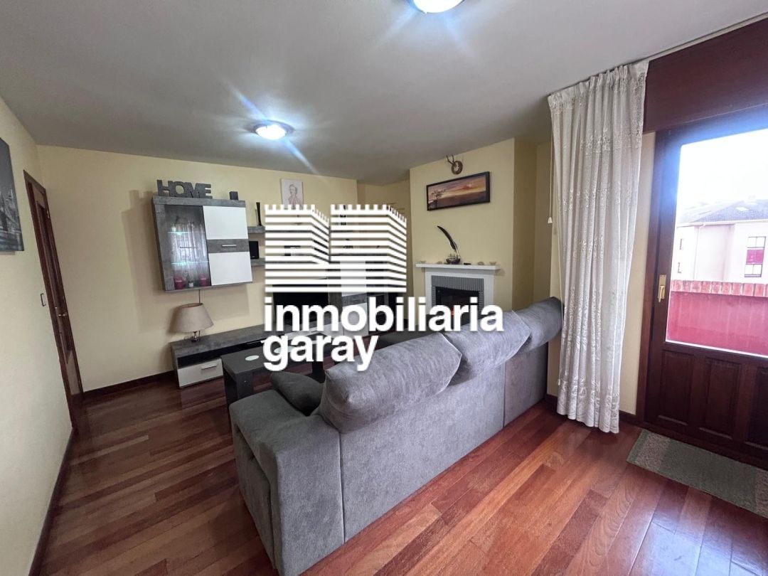 Sala d'estar de Pis en venda en Medina de Pomar amb Moblat