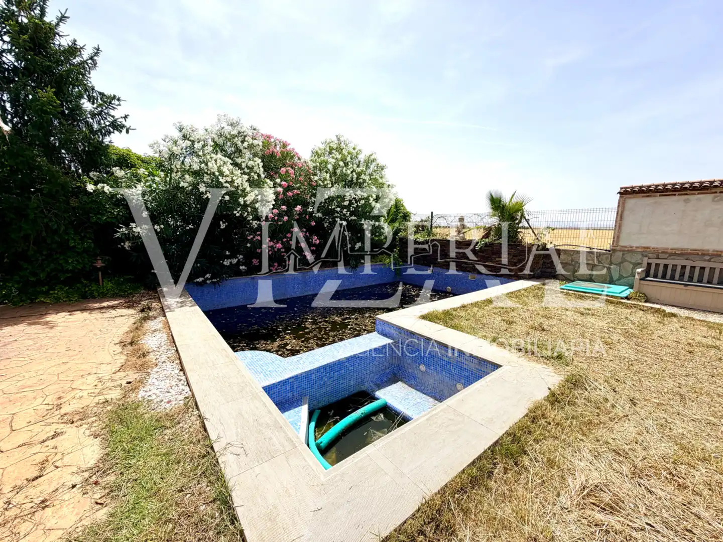 Piscina de Casa o xalet en venda en Barcience amb Aire condicionat, Calefacció i Jardí privat