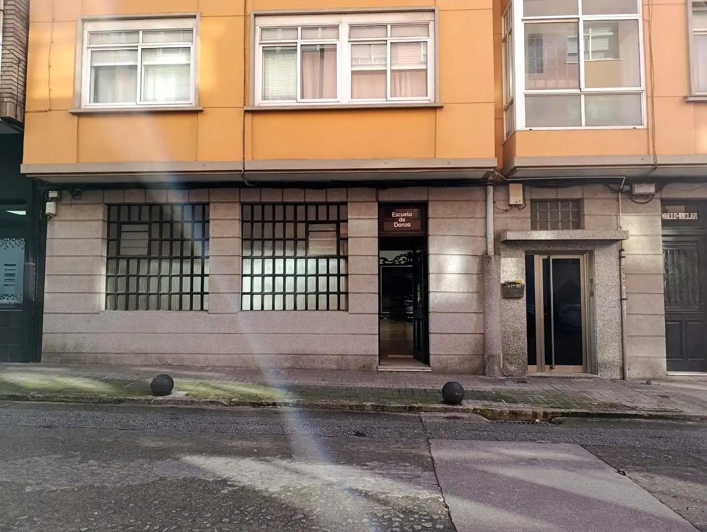 Vista exterior de Local en venta en Ferrol con Aire acondicionado