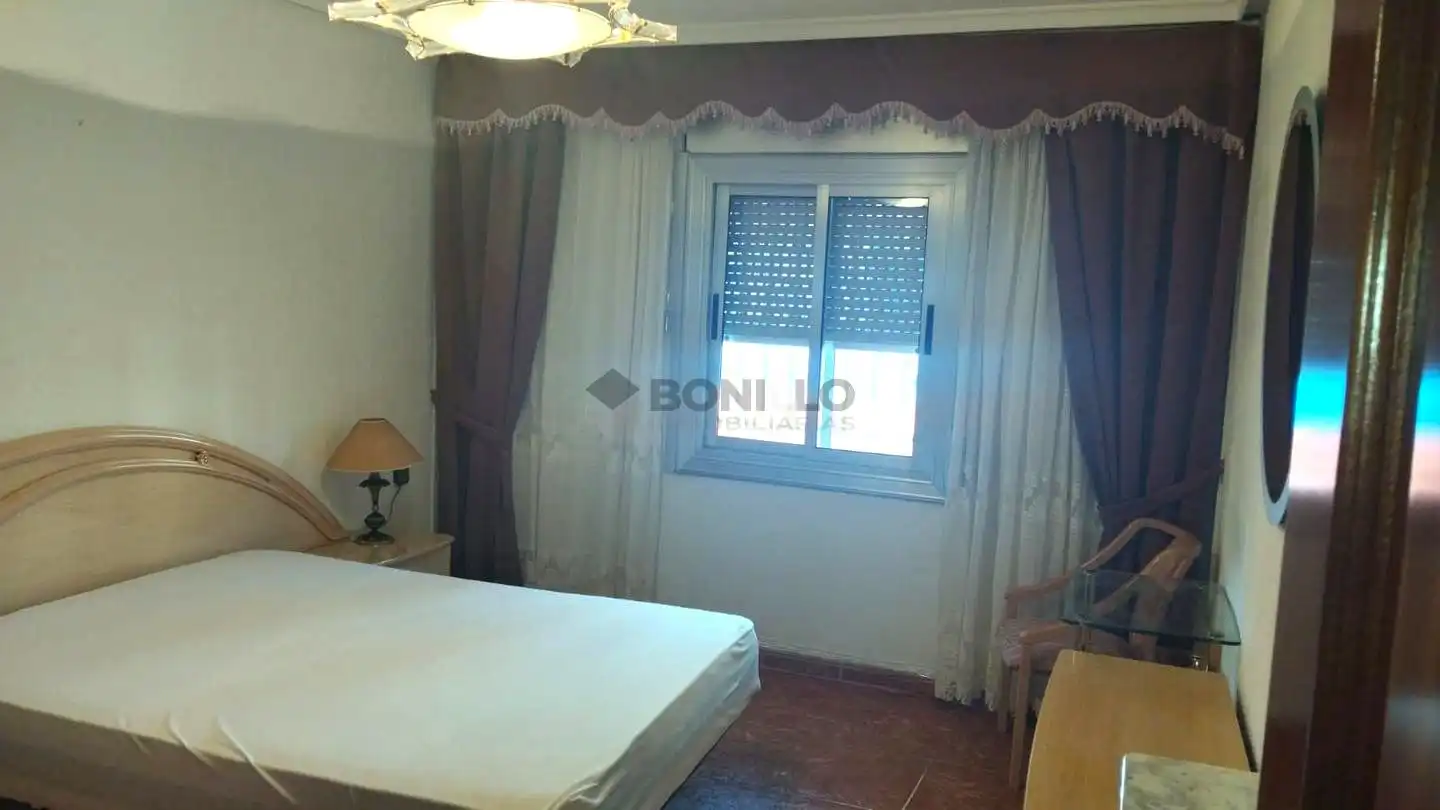 Habitación de Planta baja de alquiler en Utrillas con Calefacción y Amueblado