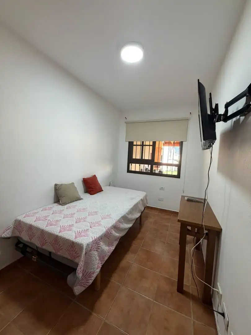 Dormitori de Casa adosada en venda en Candelaria amb Terrassa, Traster i Moblat