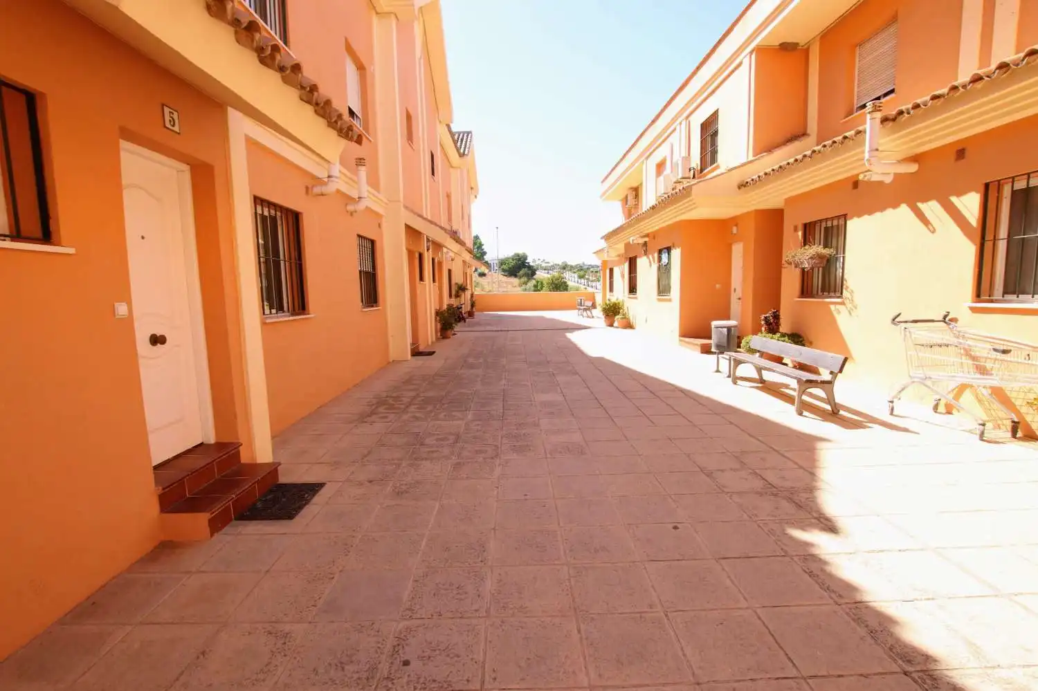 Vista exterior de Dúplex en venda en Alhaurín de la Torre amb Aire condicionat, Calefacció i Piscina