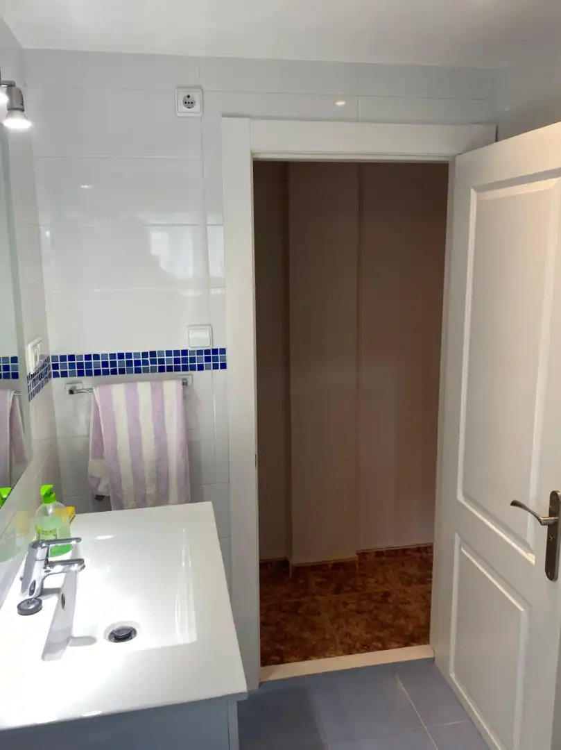 Baño de Piso en venta en Avilés con Amueblado y Balcón