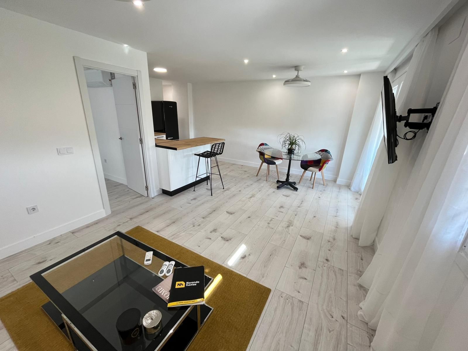 Living room of Flat for sale in Málaga Capital  with Air Conditioner, Terrace and Furnished