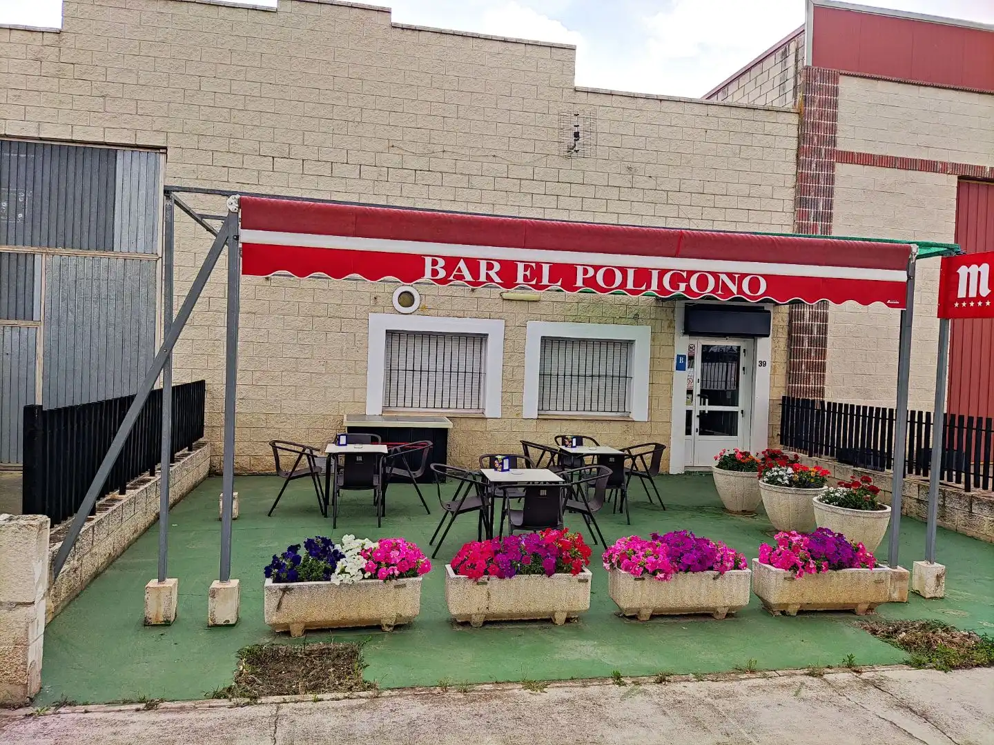 Local de lloguer en Villamuriel de Cerrato amb Calefacció, Terrassa i Moblat