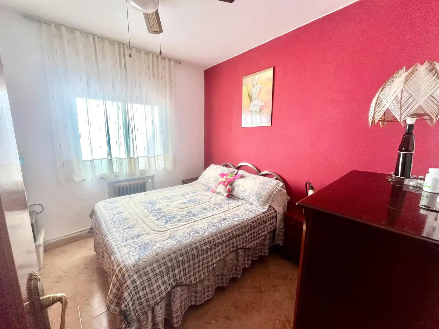 Habitación de Casa adosada en venta en Fernán Caballero con Jardín privado y Amueblado
