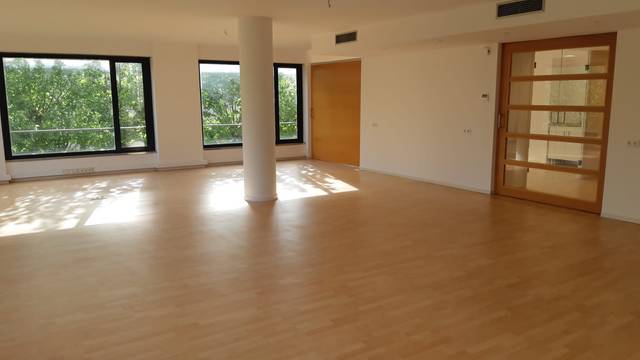 Oficina en Alquiler en Plaça de Catalunya, 1 en Banyoles