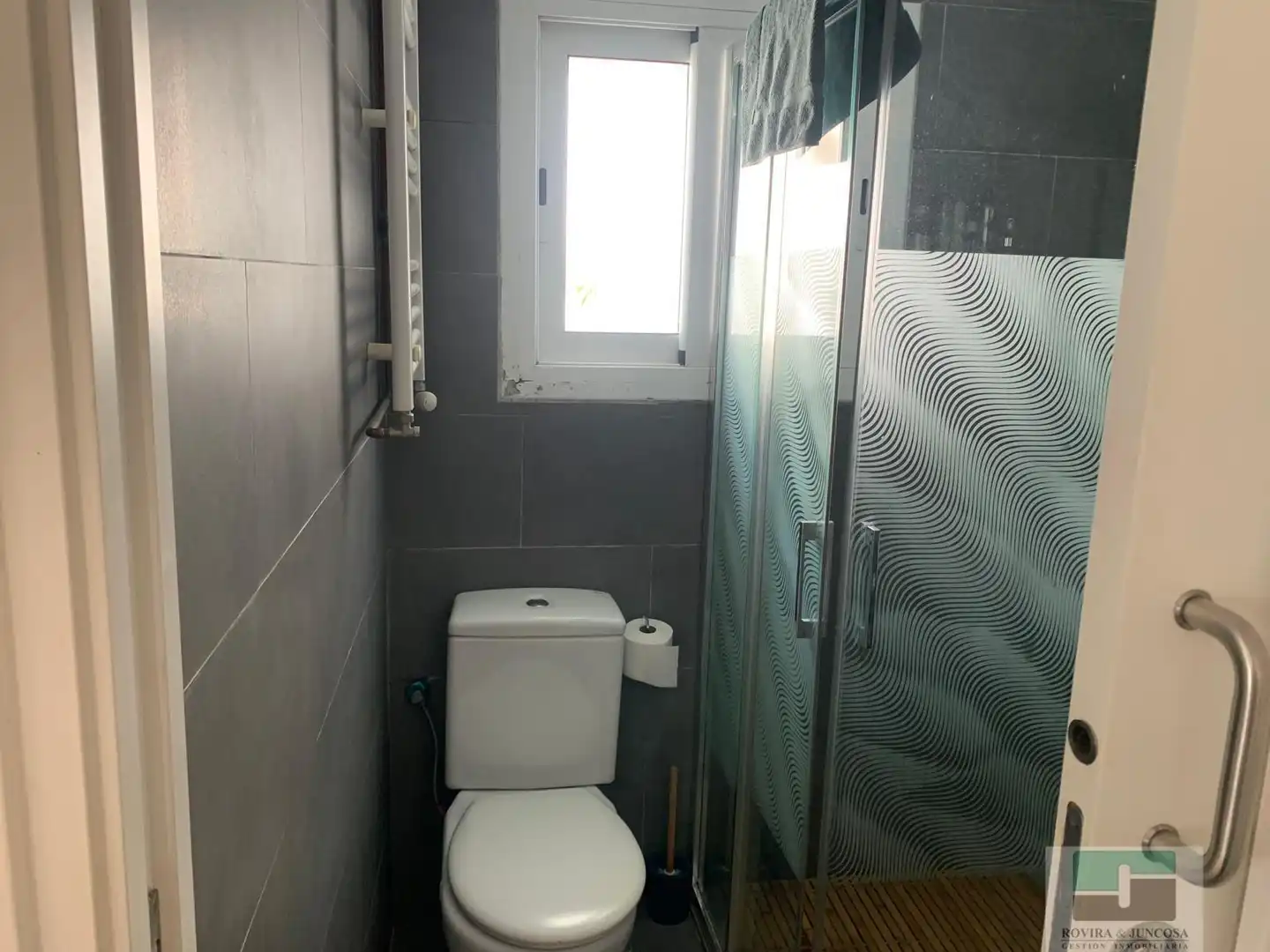 Baño de Piso de alquiler en Castelldefels con Aire acondicionado, Calefacción y Parquet