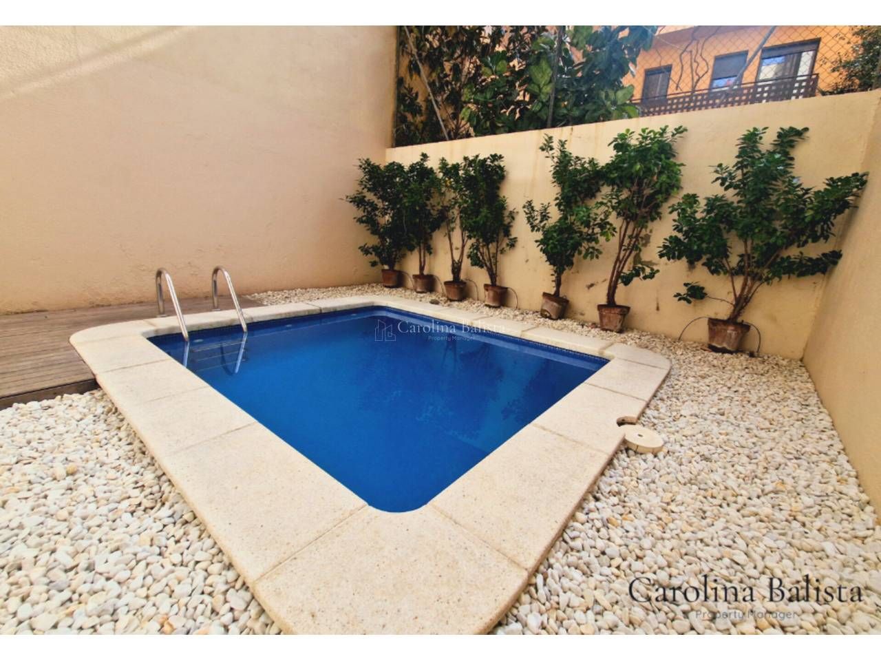 Swimming pool of Flat for sale in  Barcelona Capital  with Air Conditioner, Heating and Private garden
