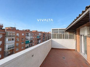 Àtic amb ascensor en venda a Jacinto Verdaguer