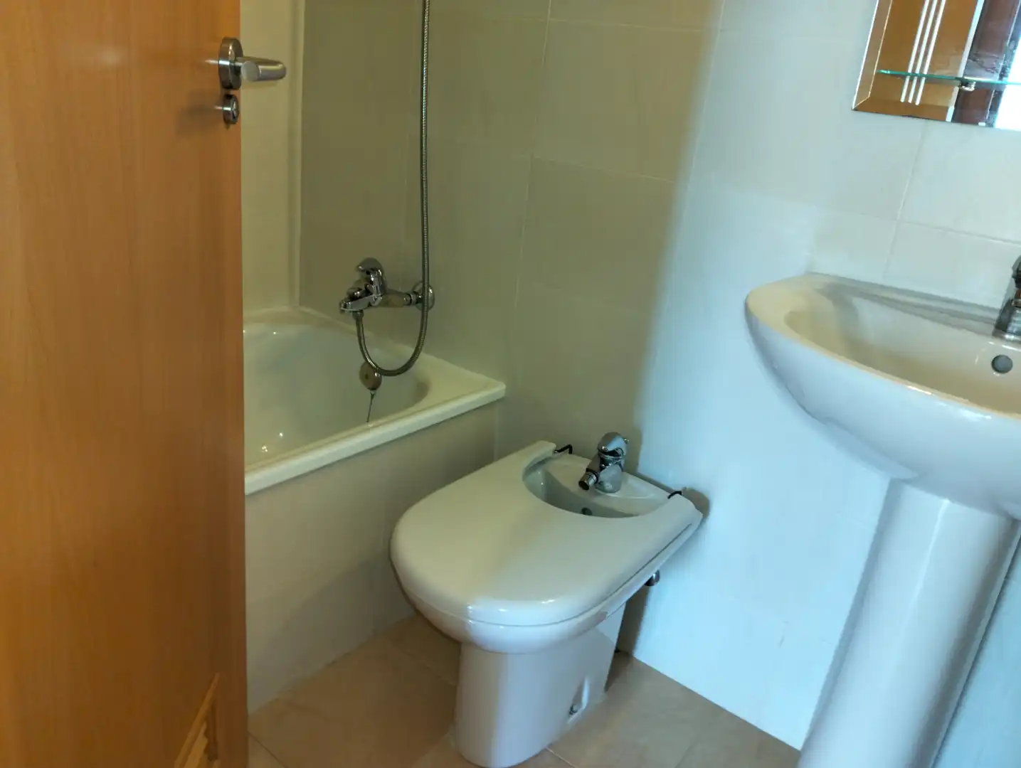 Badezimmer von Wohnung zum Verkauf in La Manga del Mar Menor mit Klimaanlage, Heizung und Privatgarten