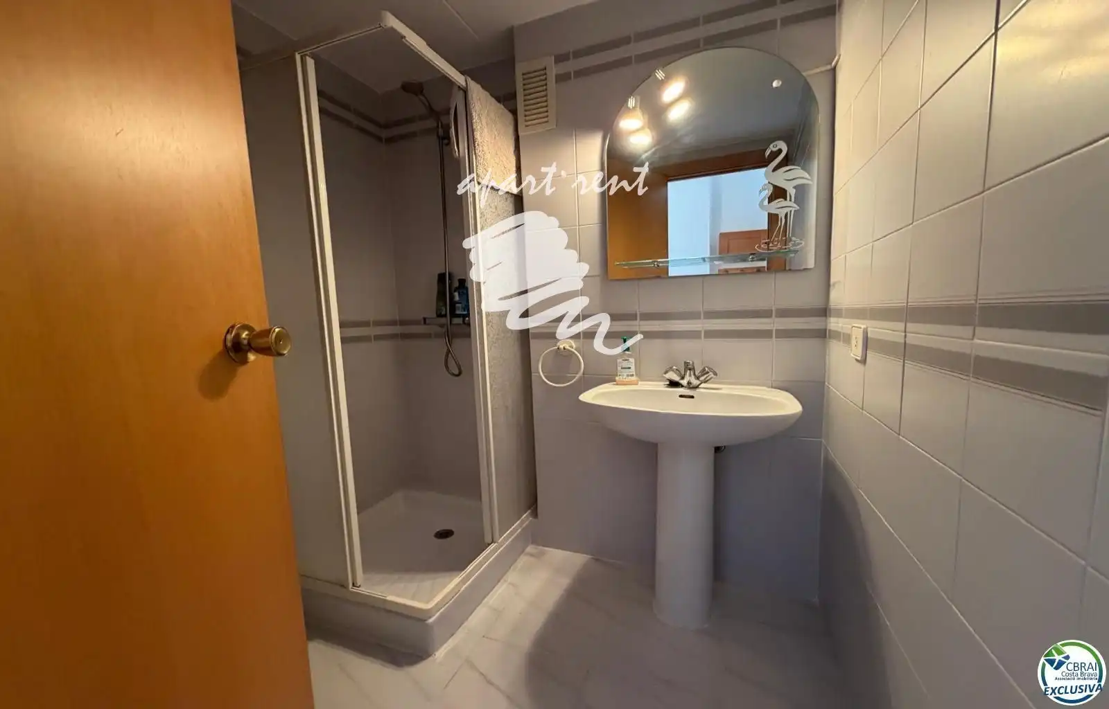 Baño de Piso en venta en Empuriabrava con Calefacción, Terraza y Amueblado