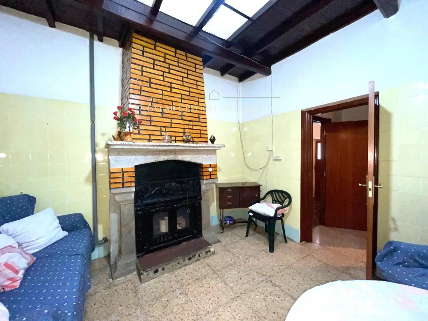 Casa o xalet en venda en San Pedro de Rozados amb Calefacció, Traster i Moblat