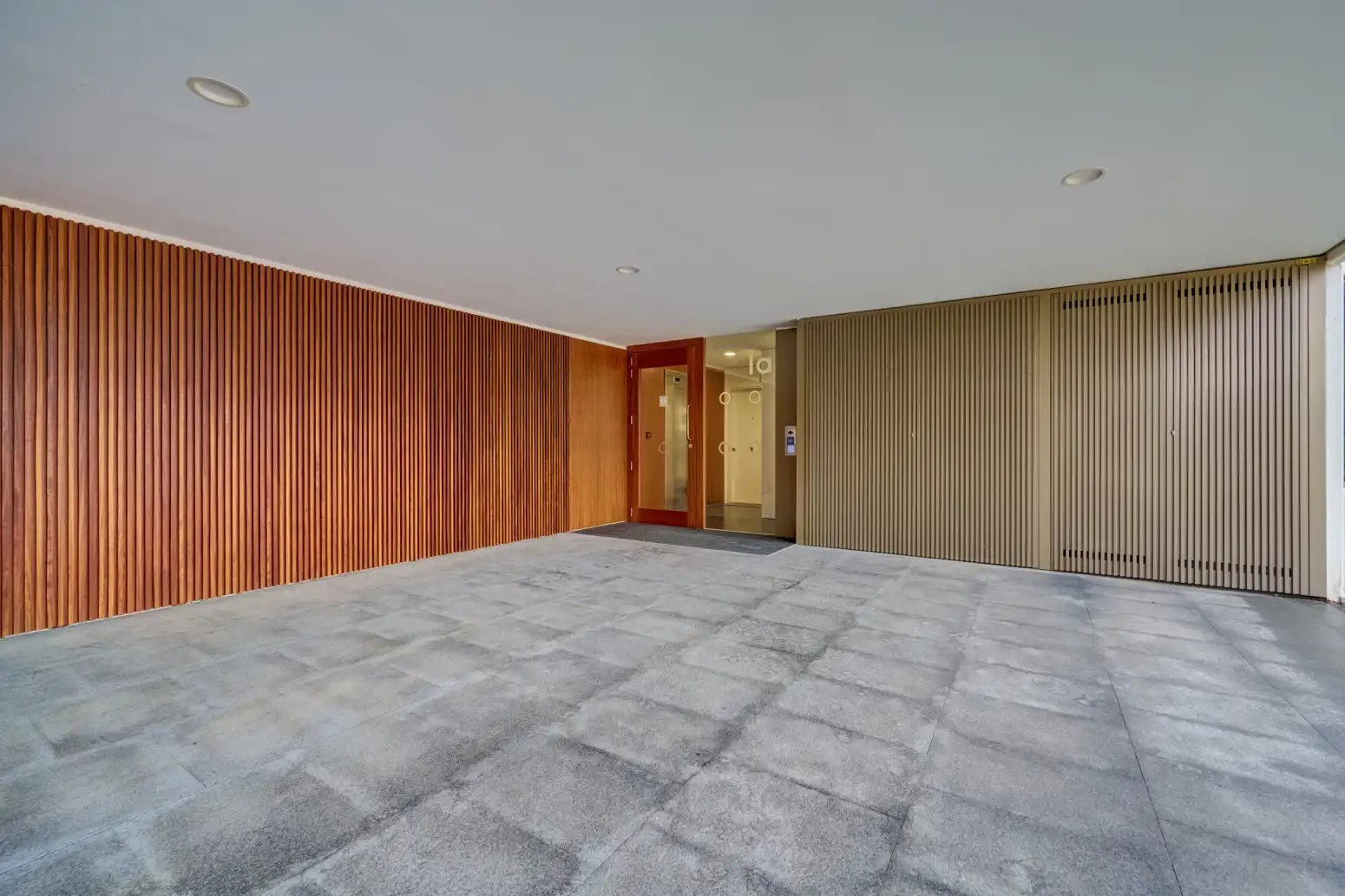 Wohnung zum Verkauf in Burlada / Burlata mit Heizung, Terrasse und Abstellraum