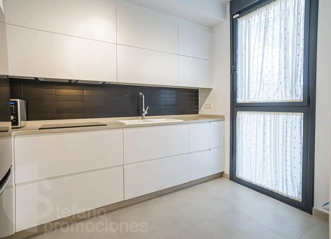 Cocina de Casa adosada en venta en Rincón de la Victoria con Terraza y Piscina comunitaria