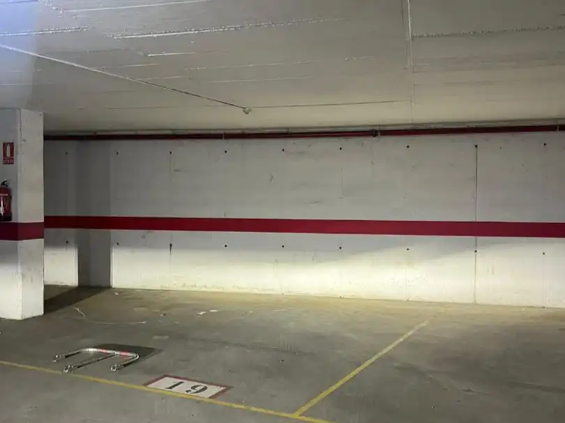 Doppelparkplatz zur Miete in Carrer Guillem de Beziers 1, imagen 2