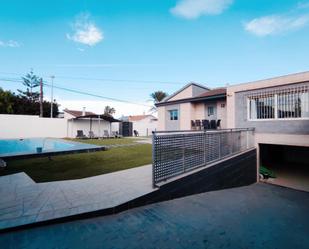 Jardí de Casa o xalet en venda en Torrevieja amb Aire condicionat, Terrassa i Piscina