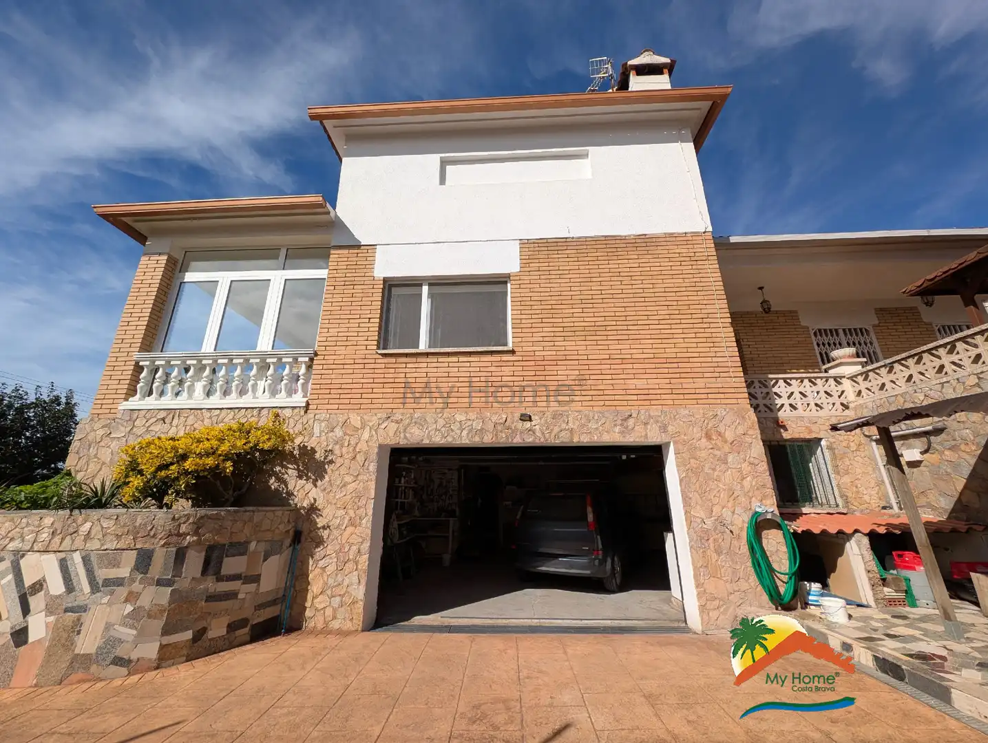 Vista exterior de Casa o xalet en venda en Lloret de Mar amb Calefacció, Jardí privat i Terrassa