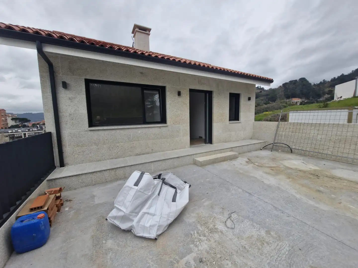 Vista exterior de Casa o chalet en venta en Ourense Capital  con Calefacción, Terraza y Balcón