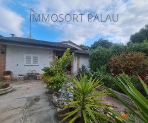 Vista exterior de Casa o xalet en venda en Lliçà d'Amunt amb Aire condicionat, Calefacció i Jardí privat