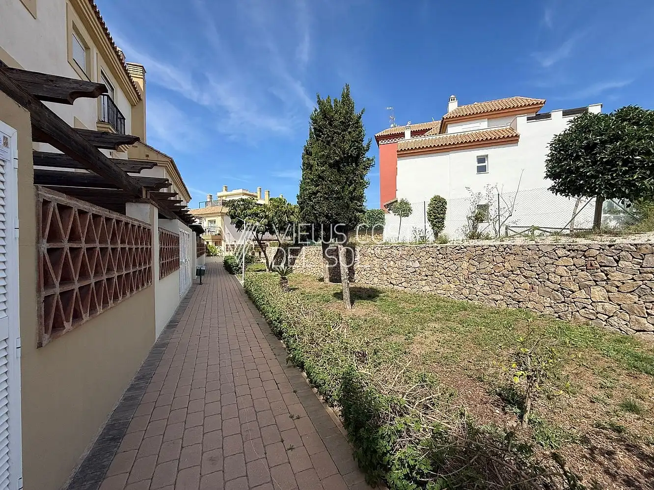 Vista exterior de Apartament en venda en Vélez-Málaga amb Aire condicionat, Calefacció i Jardí privat