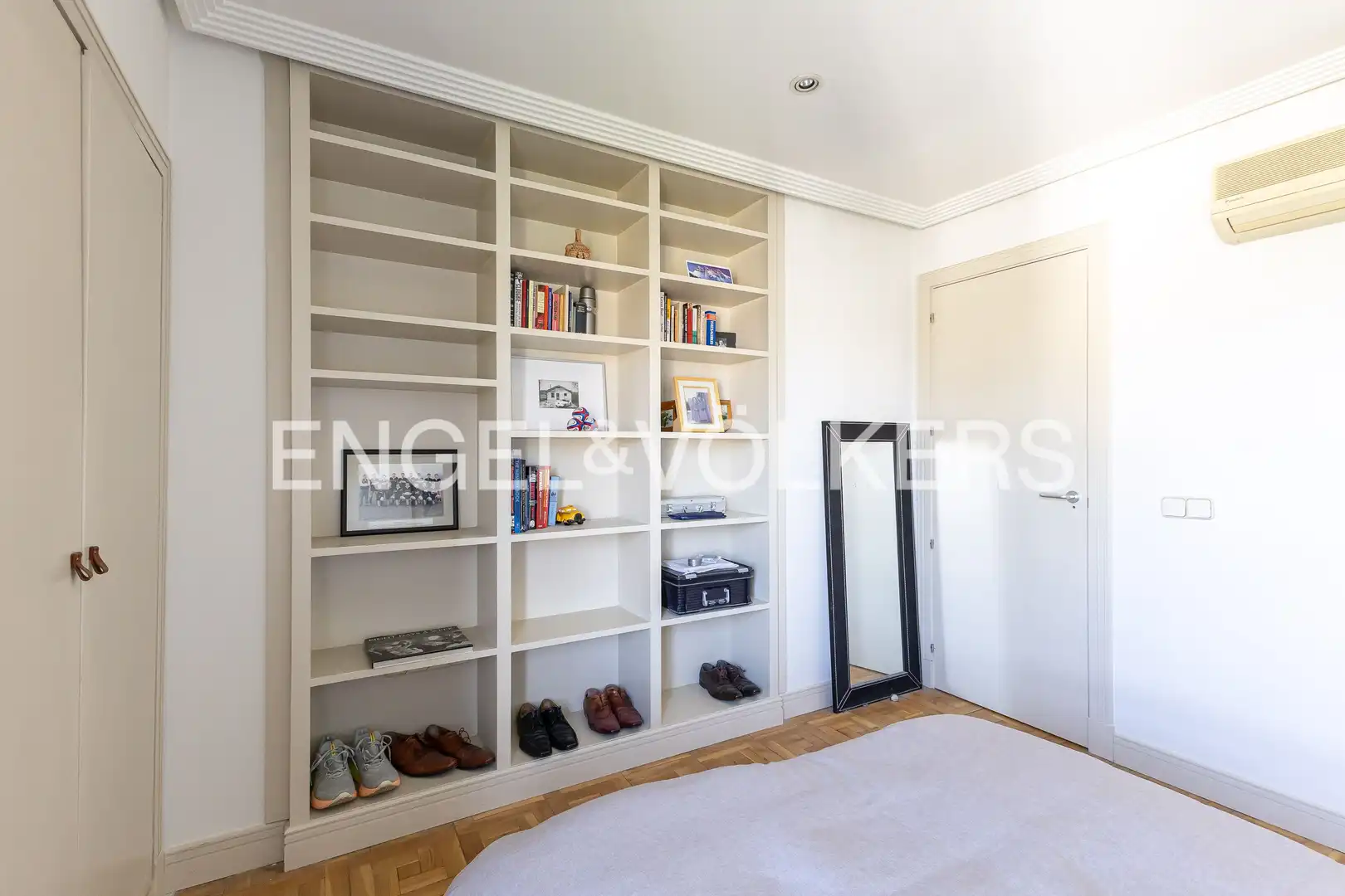 Schlafzimmer von Wohnung zum Verkauf in Madrid mit Klimaanlage, Heizung und Privatgarten