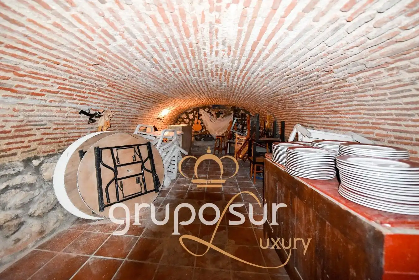 Country homes for sale in Olmedo  with Heating, Private garden and Parquet flooring