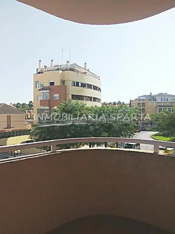 Wohnung zur Miete in Avenida Clara Campoamor, Barrio Alto