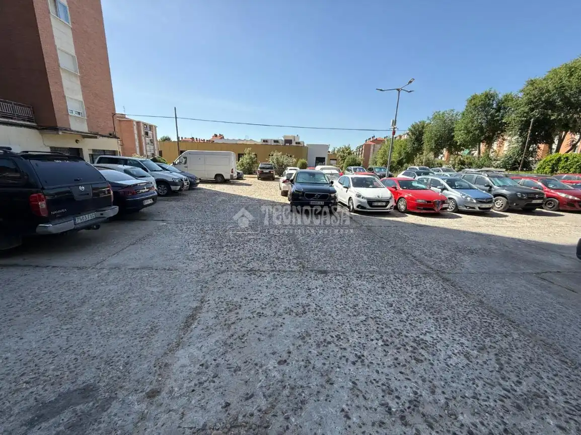 Parking de Piso en venta en Guadalajara con Aire acondicionado, Calefacción y Terraza