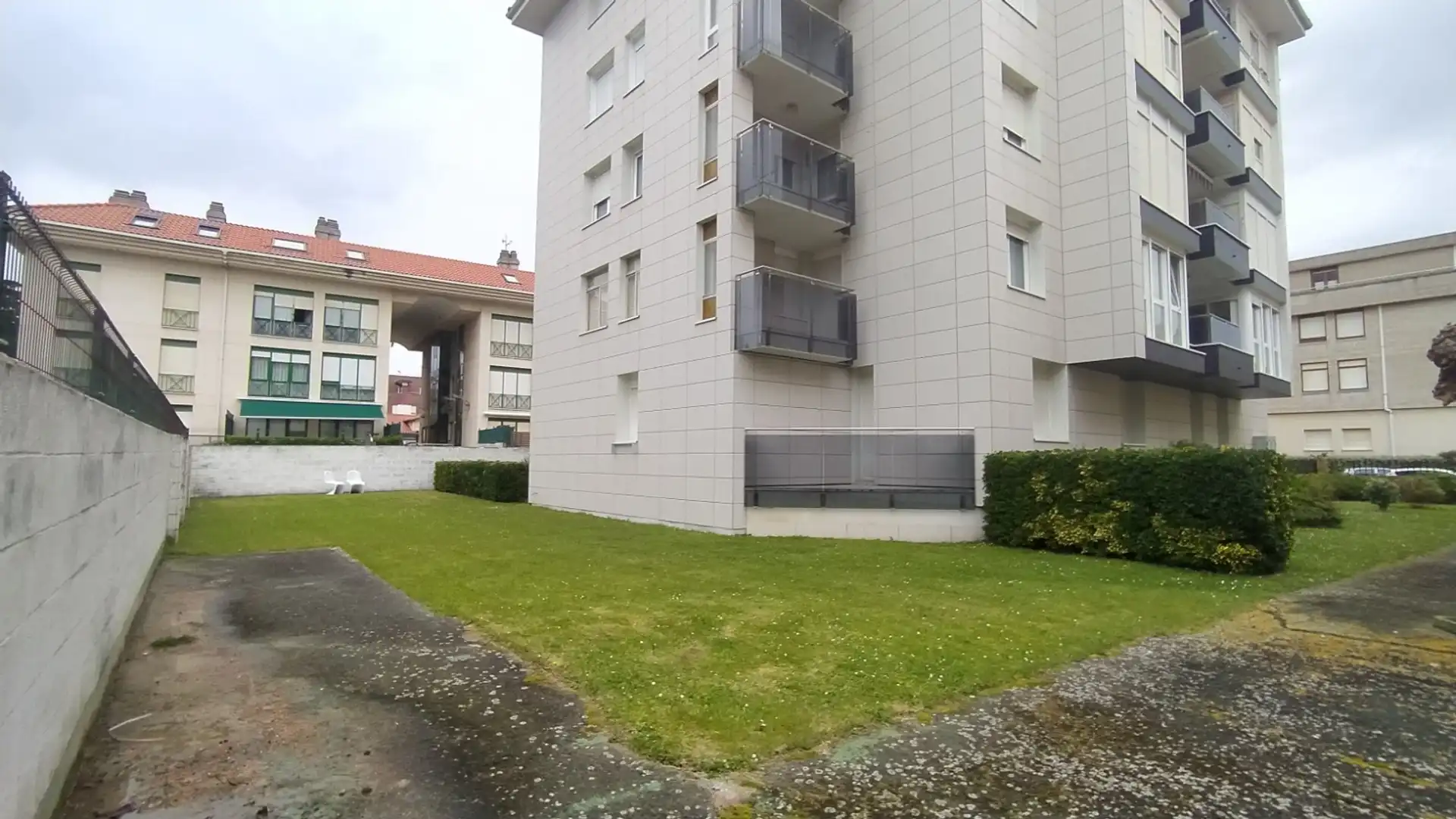 Vista exterior de Apartamento en venta en Ribamontán al Mar con Calefacción, Parquet y Terraza