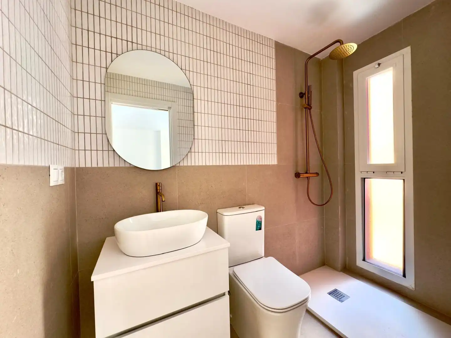 Baño de Piso en venta en Málaga con Parquet, Terraza y Amueblado