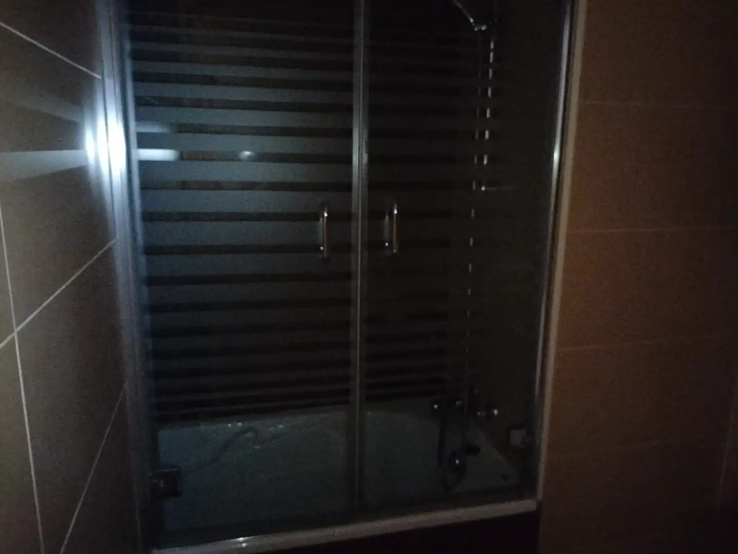 Bany de Àtic en venda en Madrid amb Jardí privat, Terrassa i Traster