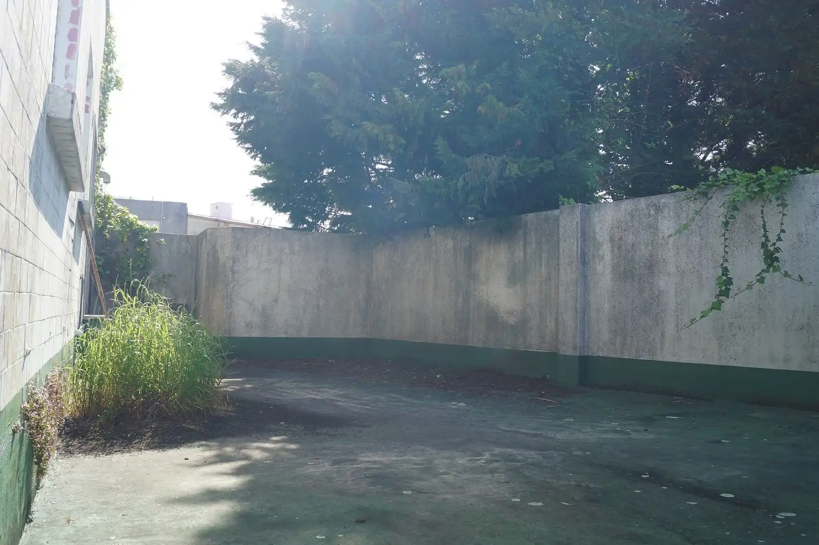 Parkplatz von Einfamilien-Reihenhaus zum Verkauf in Boiro