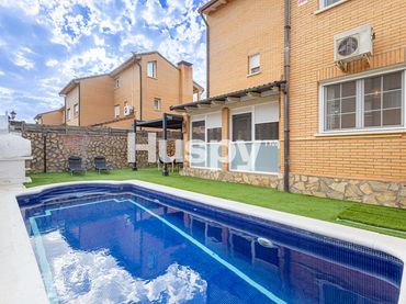 Casa pareada con balcón en venta en Calle Ramón M. del Valle Inclán