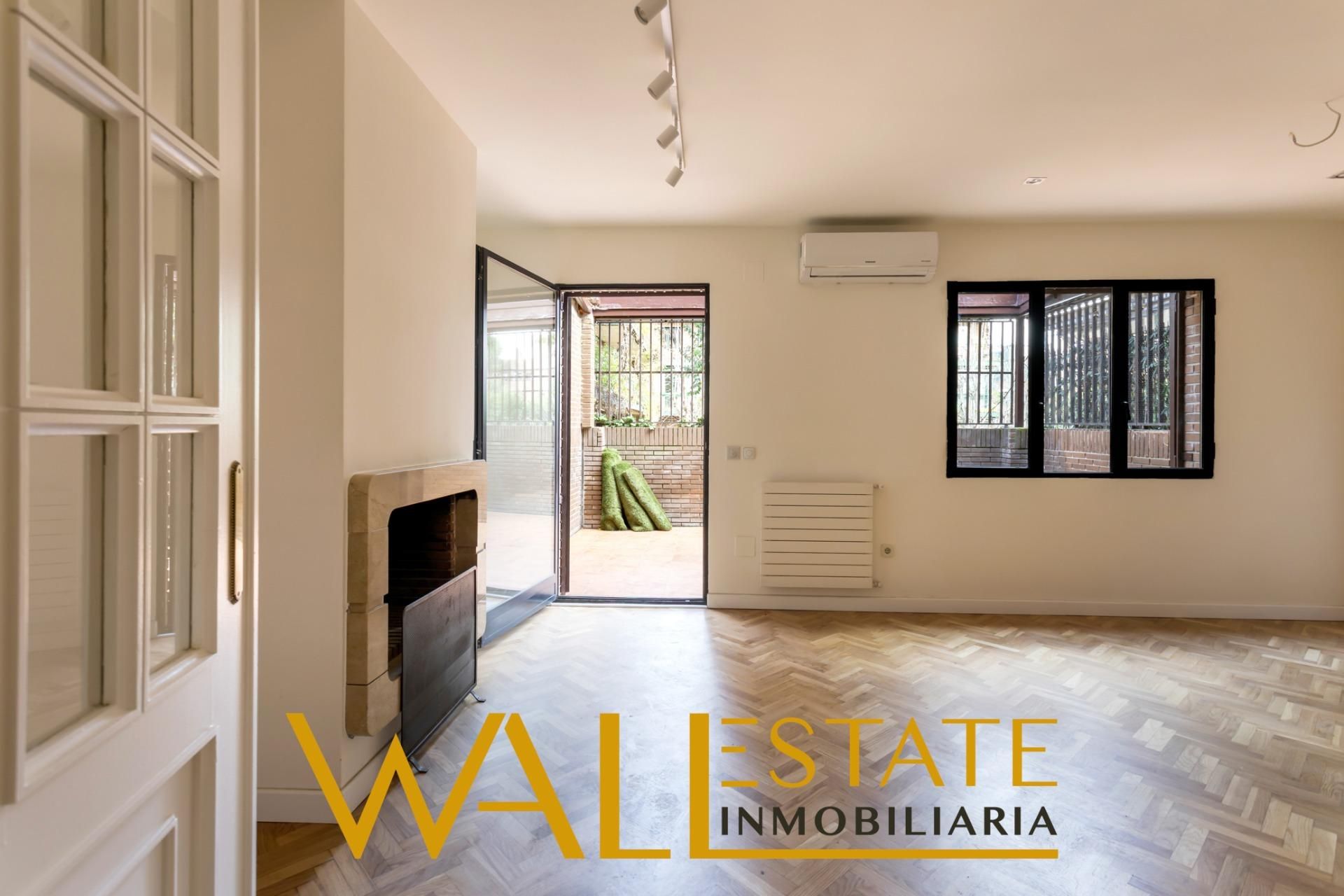 Casa adosada de lloguer a Colina