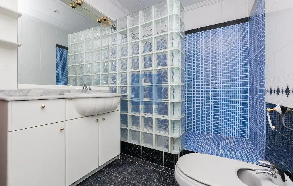 Bathroom of Detached homes for sale in Sant Vicenç Dels Horts  with Terrace, Storage room and Alarm