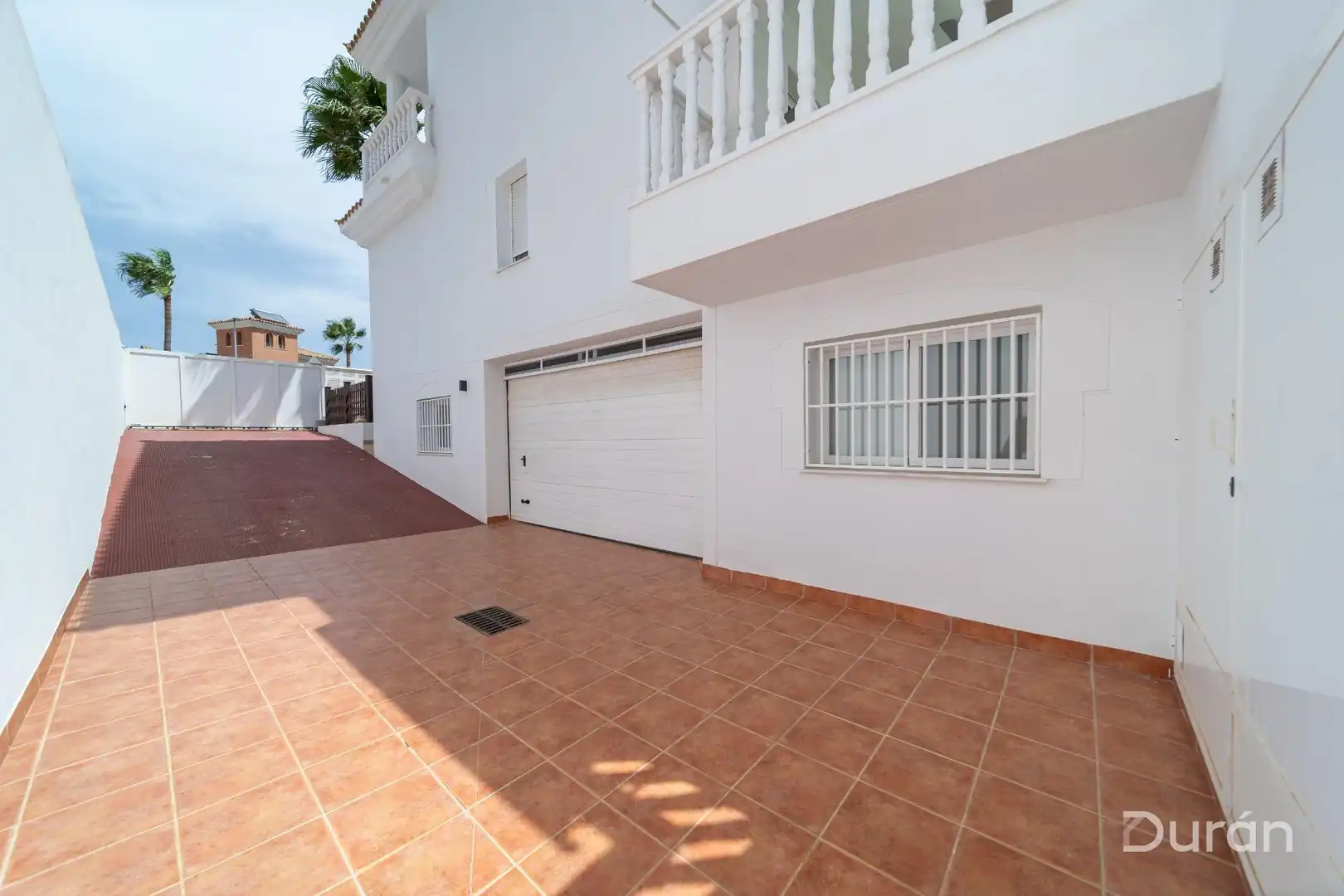 Vista exterior de Casa o chalet en venta en El Ejido con Aire acondicionado, Jardín privado y Terraza