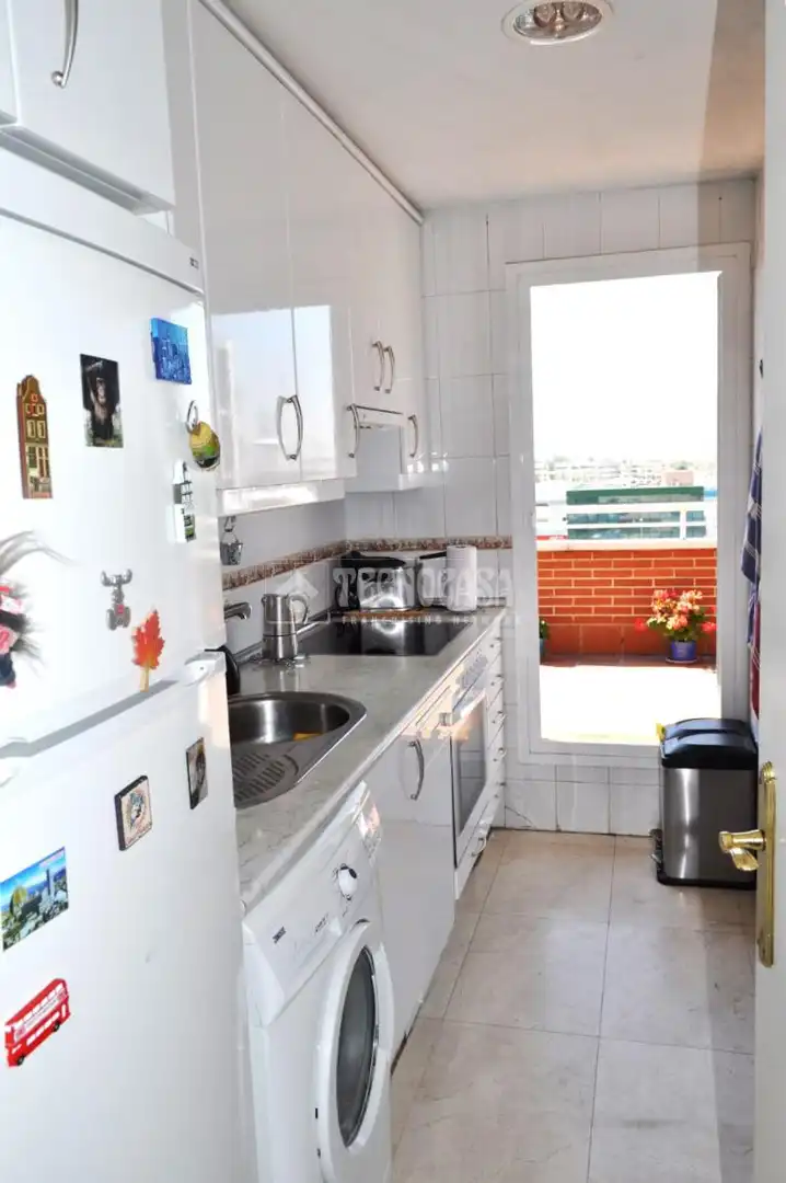 Cocina de Ático en venta en Villaviciosa de Odón con Terraza y Piscina comunitaria