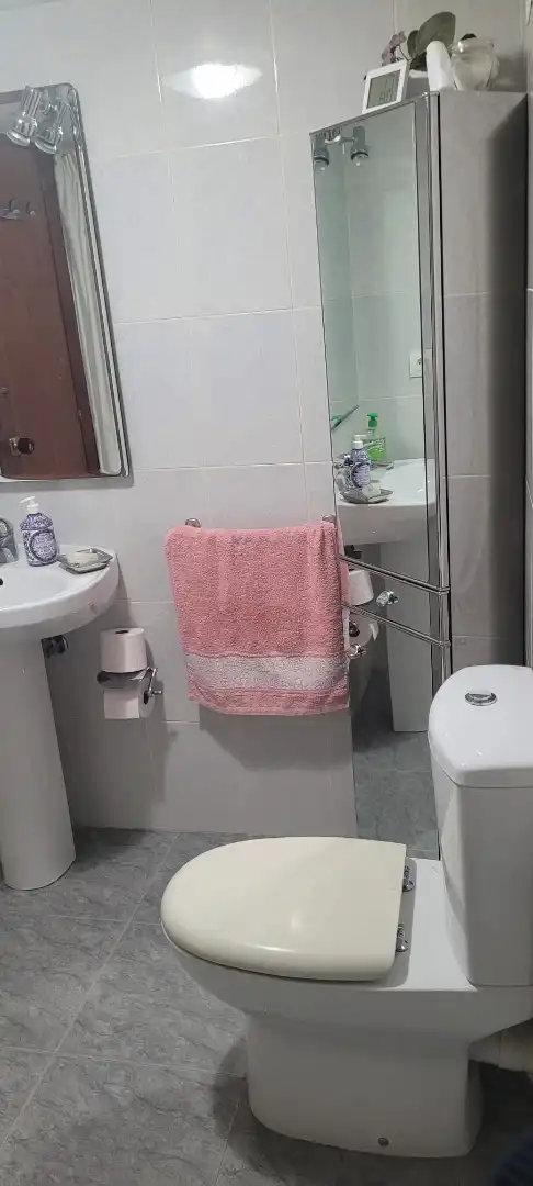 Badezimmer von Wohnung zum Verkauf in Ferrol mit Heizung, Parkett und Internet